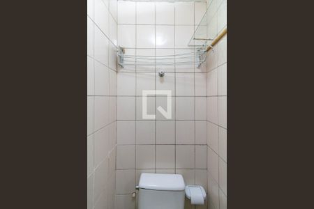 Banheiro de apartamento para alugar com 1 quarto, 40m² em Ipiranga, Belo Horizonte