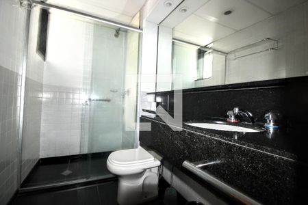 Banheiro  de apartamento à venda com 1 quarto, 26m² em Santo Agostinho, Belo Horizonte