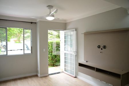 Sala de casa de condomínio para alugar com 2 quartos, 102m² em Jardim Belizário, Cotia