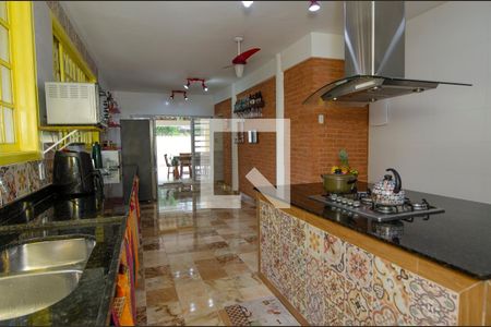 Casa de condomínio para alugar com 504m², 4 quartos e 4 vagas Casa de condomínio para alugar com 504m², 4 quartos e 4 vagasCozinha