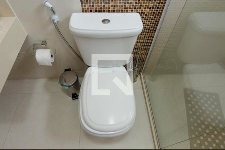 Casa de condomínio para alugar com 504m², 4 quartos e 4 vagas Casa de condomínio para alugar com 504m², 4 quartos e 4 vagasBanheiro social