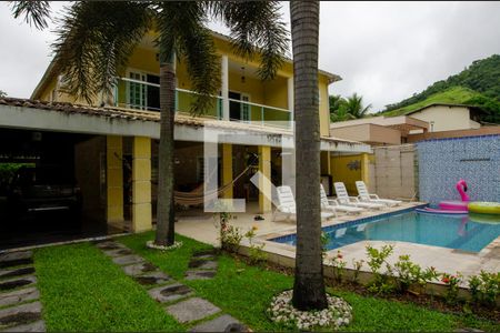 Casa de condomínio para alugar com 504m², 4 quartos e 4 vagas Casa de condomínio para alugar com 504m², 4 quartos e 4 vagasÁrea externa