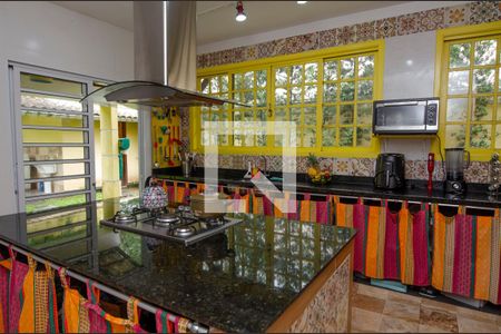 Casa de condomínio para alugar com 504m², 4 quartos e 4 vagas Casa de condomínio para alugar com 504m², 4 quartos e 4 vagasCozinha