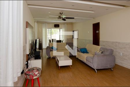 Sala de casa de condomínio para alugar com 4 quartos, 504m² em Vargem Grande, Rio de Janeiro