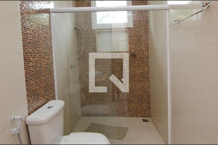 Casa de condomínio para alugar com 504m², 4 quartos e 4 vagas Casa de condomínio para alugar com 504m², 4 quartos e 4 vagasBanheiro social