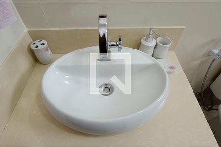 Casa de condomínio para alugar com 504m², 4 quartos e 4 vagas Casa de condomínio para alugar com 504m², 4 quartos e 4 vagasBanheiro social