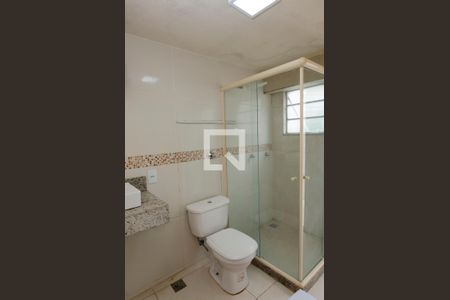 Casa de condomínio para alugar com 504m², 4 quartos e 4 vagas Casa de condomínio para alugar com 504m², 4 quartos e 4 vagasBanheiro de serviço