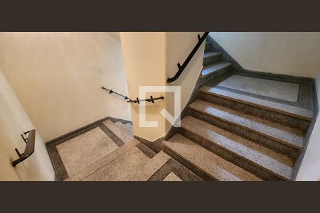 Apartamento para alugar com 120m², 3 quartos e 1 vagaEscada