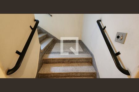 Apartamento para alugar com 120m², 3 quartos e 1 vagaEscada