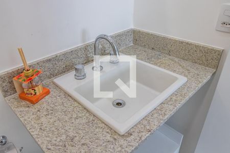 Apartamento à venda com 70m², 2 quartos e 2 vagas Apartamento à venda com 70m², 2 quartos e 2 vagasBanheiro da Suíte