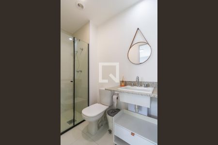 Apartamento à venda com 70m², 2 quartos e 2 vagas Apartamento à venda com 70m², 2 quartos e 2 vagasBanheiro da Suíte