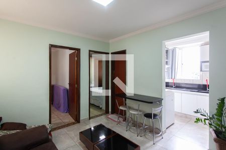 Sala de apartamento à venda com 2 quartos, 45m² em Heliópolis, Belo Horizonte