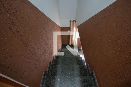 Casa à venda com 290m², 4 quartos e 2 vagasCasa 01 - Escada