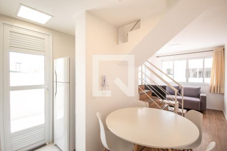 Sala de apartamento para alugar com 1 quarto, 54m² em Km 18, Osasco