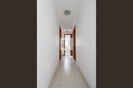 Corredor de apartamento para alugar com 3 quartos, 75m² em Jaraguá, Belo Horizonte