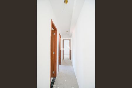 Apartamento à venda com 56m², 2 quartos e 1 vaga Apartamento à venda com 56m², 2 quartos e 1 vagaCorredor dos quartos