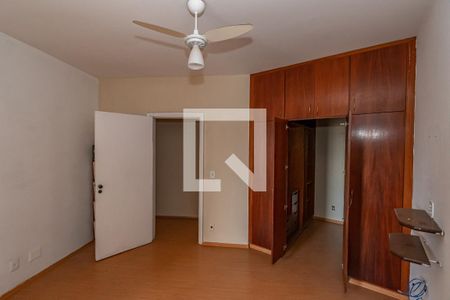 Apartamento à venda com 317m², 4 quartos e 3 vagasSuite