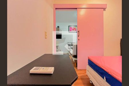 Studio à venda com 26m², 1 quarto e 1 vaga Studio à venda com 26m², 1 quarto e 1 vagaQuarto