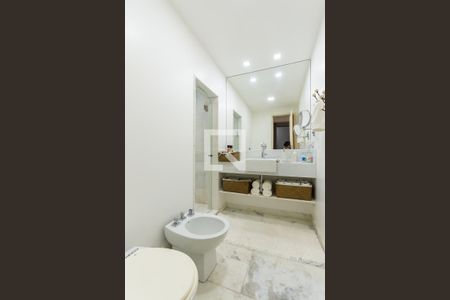 Apartamento à venda com 300m², 5 quartos e 3 vagasBanheiro Suíte 3