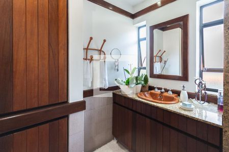 Apartamento à venda com 300m², 5 quartos e 3 vagasBanheiro Suíte 2