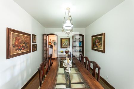 Apartamento à venda com 300m², 5 quartos e 3 vagasSala de Jantar