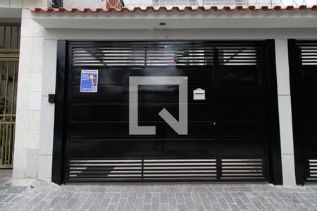 Casa à venda com 140m², 3 quartos e 3 vagas Casa à venda com 140m², 3 quartos e 3 vagasFachada