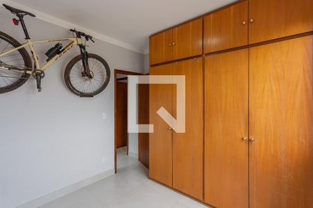 Quarto 1 de apartamento à venda com 3 quartos, 70m² em Palmares, Belo Horizonte