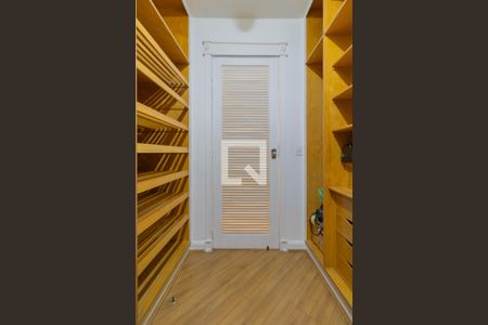 Apartamento à venda com 200m², 3 quartos e 3 vagassuite 2 (closet)