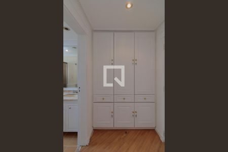 Apartamento à venda com 200m², 3 quartos e 3 vagassuite 1