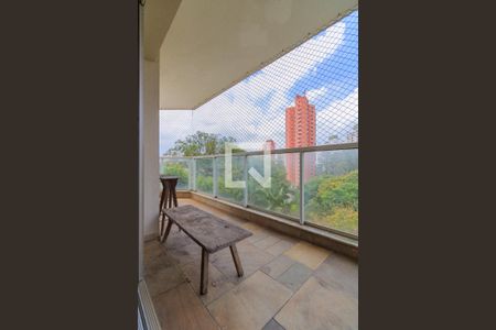 Apartamento à venda com 200m², 3 quartos e 3 vagasvaranda