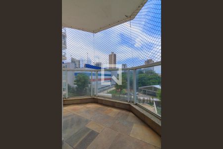 Apartamento à venda com 200m², 3 quartos e 3 vagasvaranda