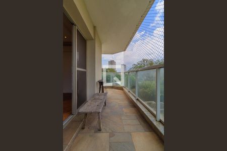 Apartamento à venda com 200m², 3 quartos e 3 vagasvaranda