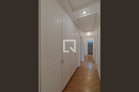 Apartamento à venda com 200m², 3 quartos e 3 vagascorredor