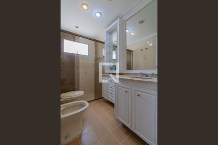 Apartamento à venda com 200m², 3 quartos e 3 vagasBanheiro da Suíte 1