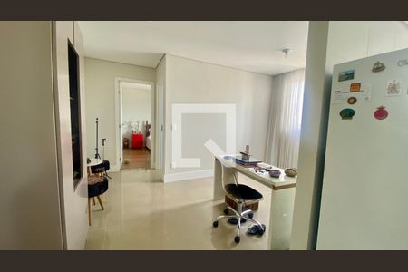 Sala de apartamento à venda com 1 quarto, 46m² em Buritis, Belo Horizonte