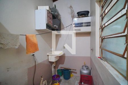 Casa à venda com 64m², 2 quartos e 4 vagas Casa à venda com 64m², 2 quartos e 4 vagasÁrea de Serviço
