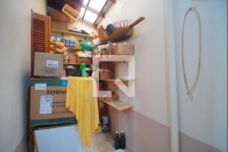 Casa à venda com 64m², 2 quartos e 4 vagas Casa à venda com 64m², 2 quartos e 4 vagasÁrea de Serviço