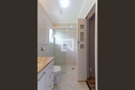 Casa de condomínio à venda com 210m², 4 quartos e 3 vagas Casa de condomínio à venda com 210m², 4 quartos e 3 vagasBanheiro