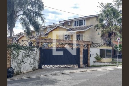 Casa de condomínio à venda com 210m², 4 quartos e 3 vagas Casa de condomínio à venda com 210m², 4 quartos e 3 vagasFachada