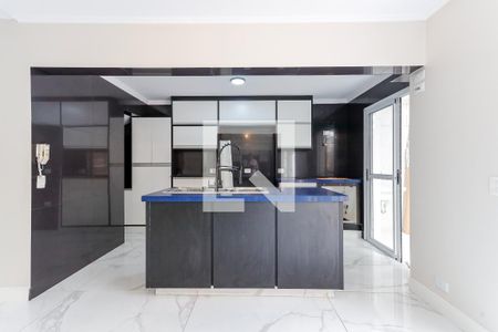 Casa de condomínio à venda com 210m², 4 quartos e 3 vagas Casa de condomínio à venda com 210m², 4 quartos e 3 vagasCozinha