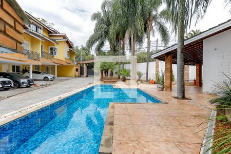 Casa de condomínio à venda com 210m², 4 quartos e 3 vagas Casa de condomínio à venda com 210m², 4 quartos e 3 vagasÁrea Comum - Piscina