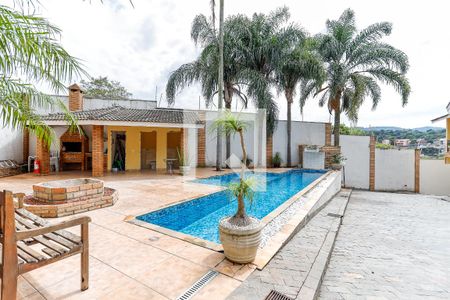 Casa de condomínio à venda com 210m², 4 quartos e 3 vagas Casa de condomínio à venda com 210m², 4 quartos e 3 vagasÁrea Comum - Piscina