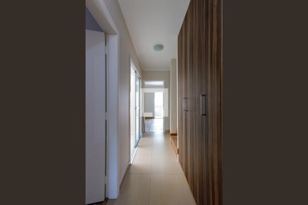 Corredor Quartos de casa de condomínio para alugar com 3 quartos, 210m² em Jardim Peri, São Paulo