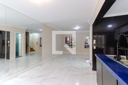 Sala de casa de condomínio para alugar com 4 quartos, 210m² em Jardim Peri, São Paulo
