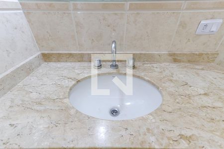 Casa de condomínio à venda com 210m², 4 quartos e 3 vagas Casa de condomínio à venda com 210m², 4 quartos e 3 vagasBanheiro 3