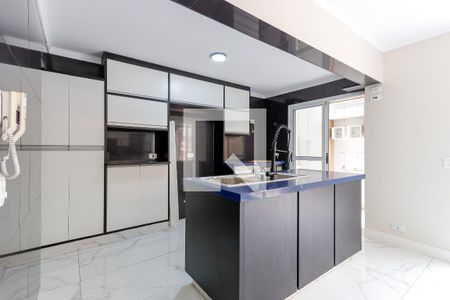 Casa de condomínio à venda com 210m², 4 quartos e 3 vagas Casa de condomínio à venda com 210m², 4 quartos e 3 vagasCozinha