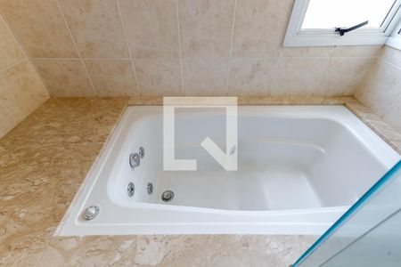 Casa de condomínio à venda com 210m², 4 quartos e 3 vagas Casa de condomínio à venda com 210m², 4 quartos e 3 vagasBanheiro da Suíte