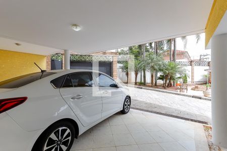 Casa de condomínio à venda com 210m², 4 quartos e 3 vagas Casa de condomínio à venda com 210m², 4 quartos e 3 vagasGaragem