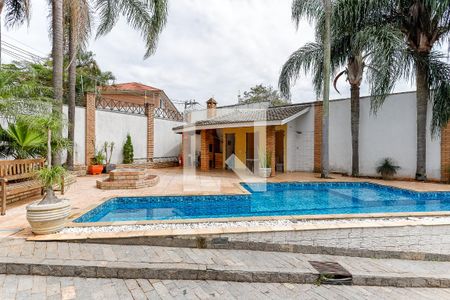 Casa de condomínio à venda com 210m², 4 quartos e 3 vagas Casa de condomínio à venda com 210m², 4 quartos e 3 vagasÁrea Comum - Piscina