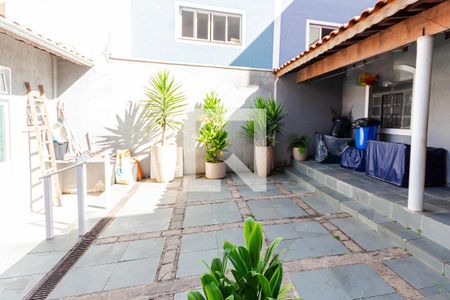Casa à venda com 240m², 3 quartos e 3 vagasQuintal